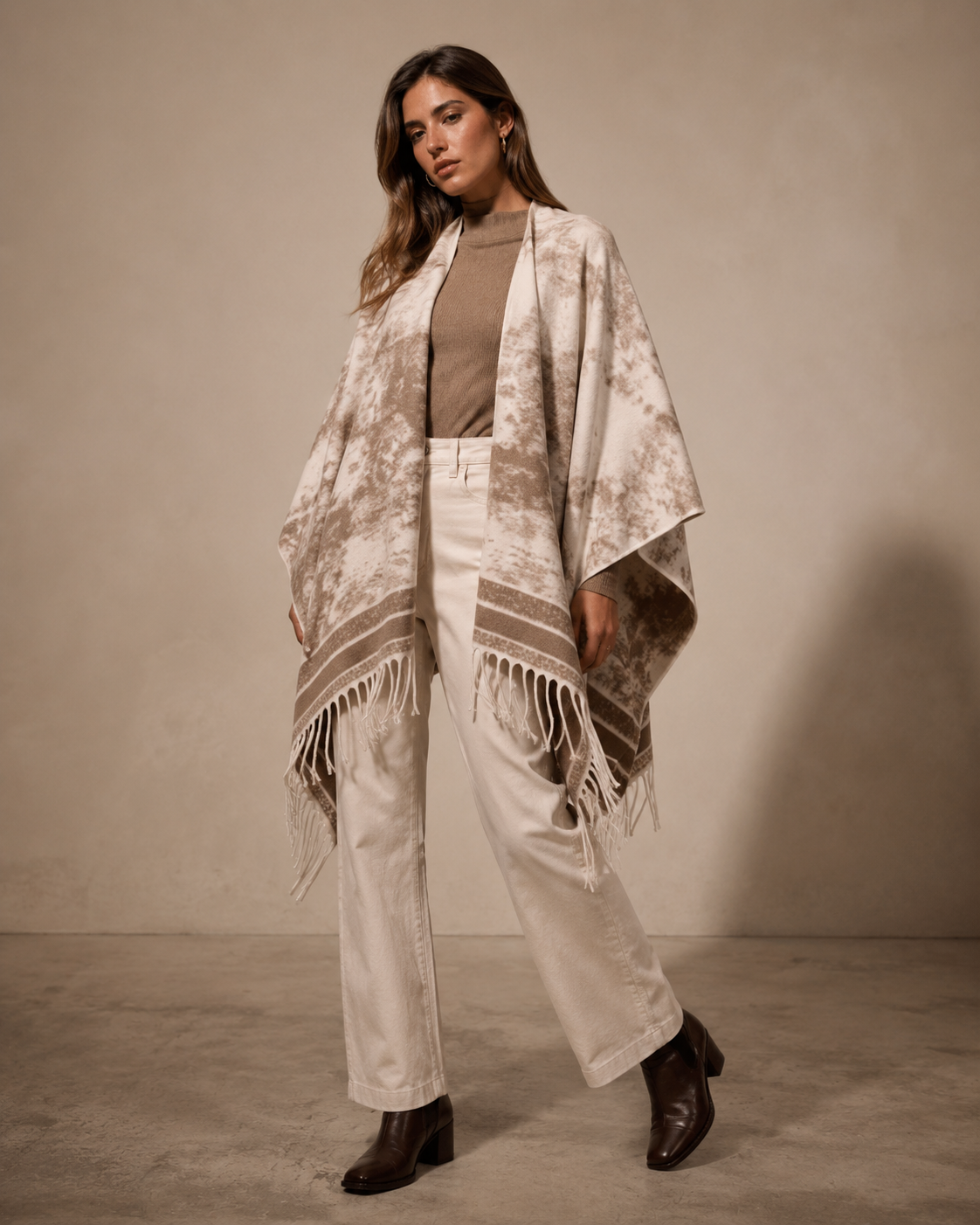 PONCHO DISEÑO BEIGE