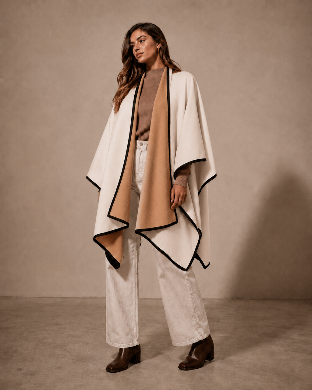 PONCHO LISO BLANCO CAMEL