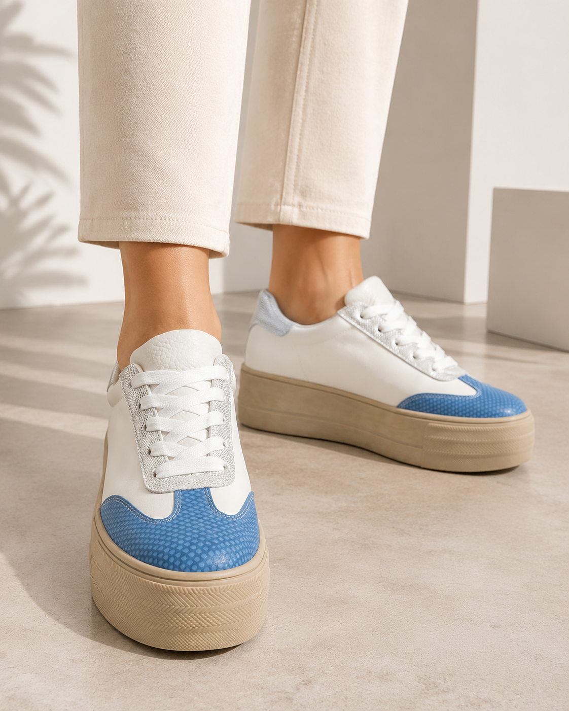 ZAPATILLA AURA AZUL BLANCO
