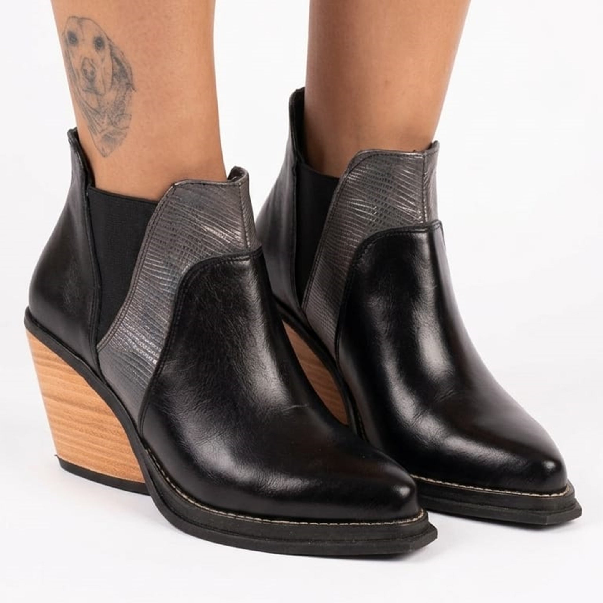 BOTIN MÓNICA NEGRO PLATA