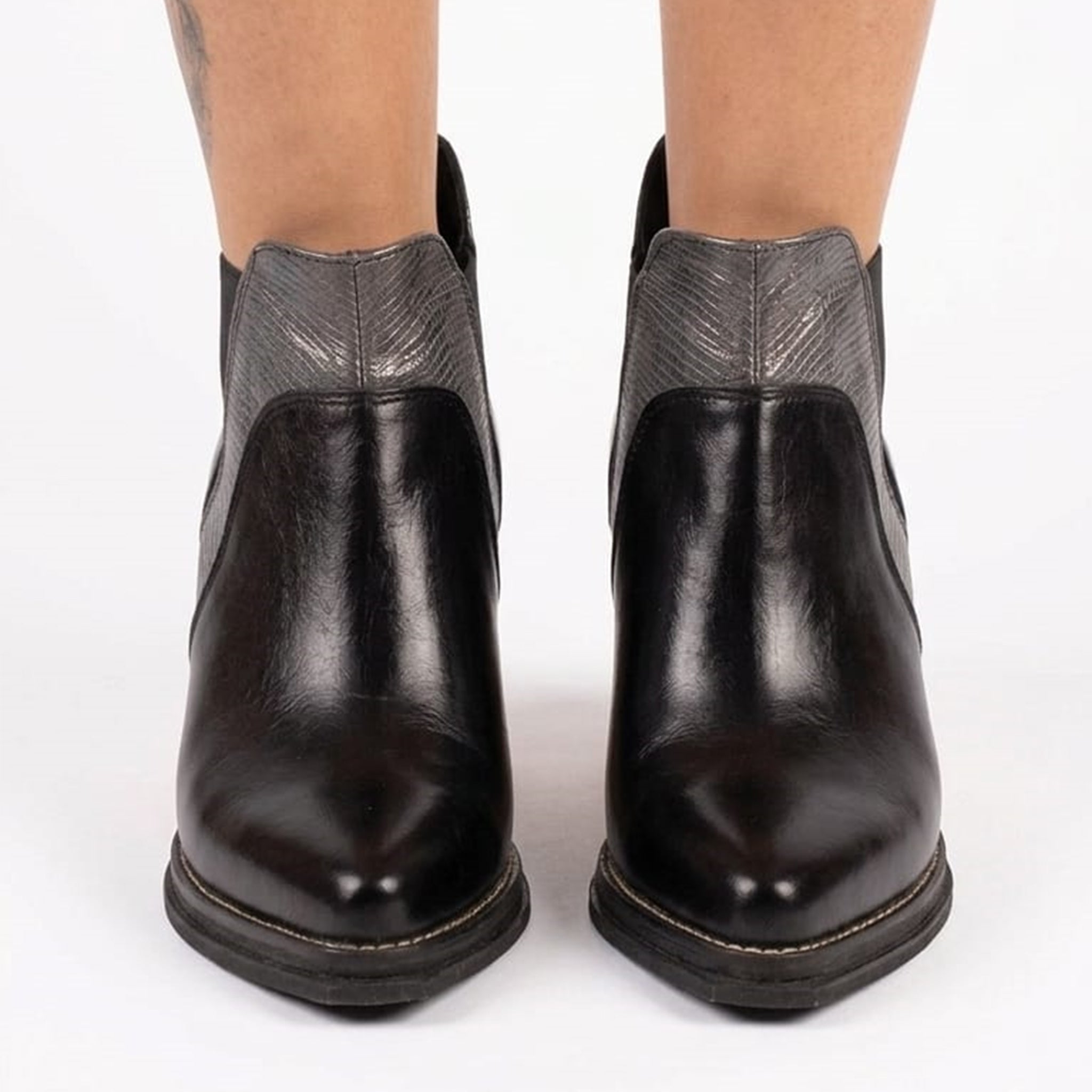 BOTIN MÓNICA NEGRO PLATA